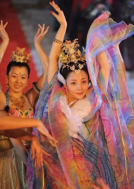 杨贵妃的诗有哪些（关于杨贵妃的千古名句鉴赏）