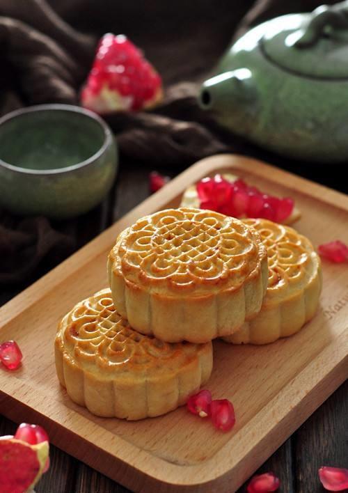 中秋短信祝福语给长辈（关于中秋节的祝福语诗句）
