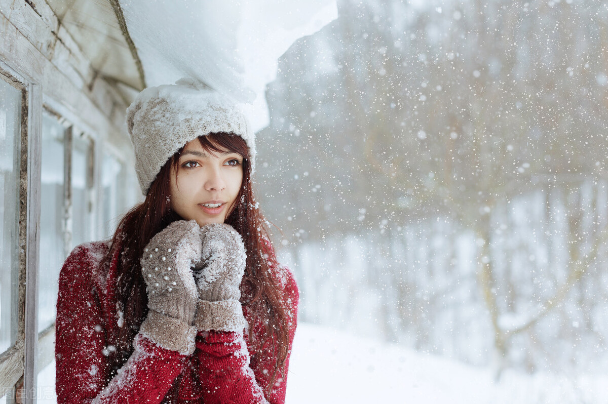 适合第一场雪发的句子（下雪文案短句干净）
