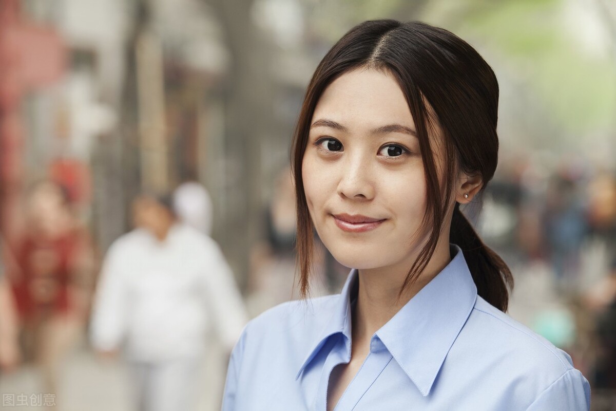 对女性巾帼的赞美诗句（歌颂女性巾帼的名言）