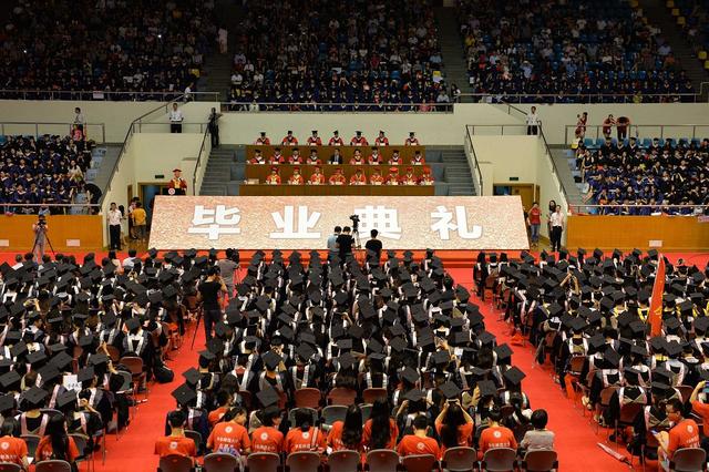 论文答辩开场白怎么说（答辩开场白技巧分享）
