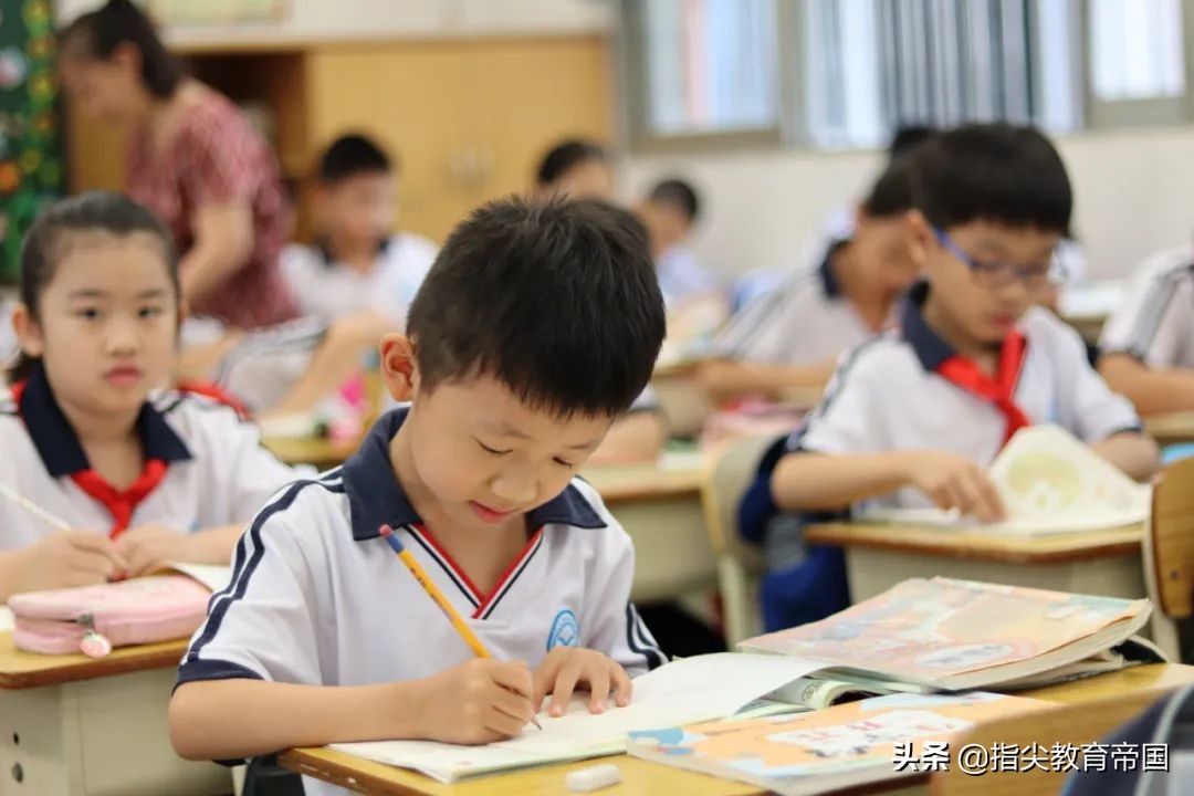 自相矛盾的道理是什么（日常生活中自相矛盾的例子）