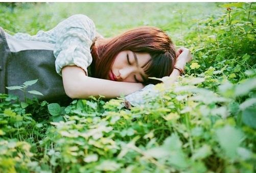 人生经典语录伤感简短（人生的难过的经典句子）