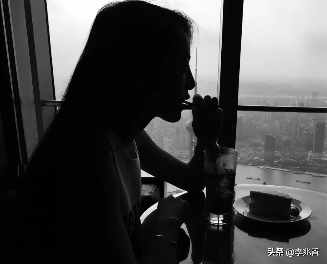 女人最好听的微信名（女微信昵称简单气质）