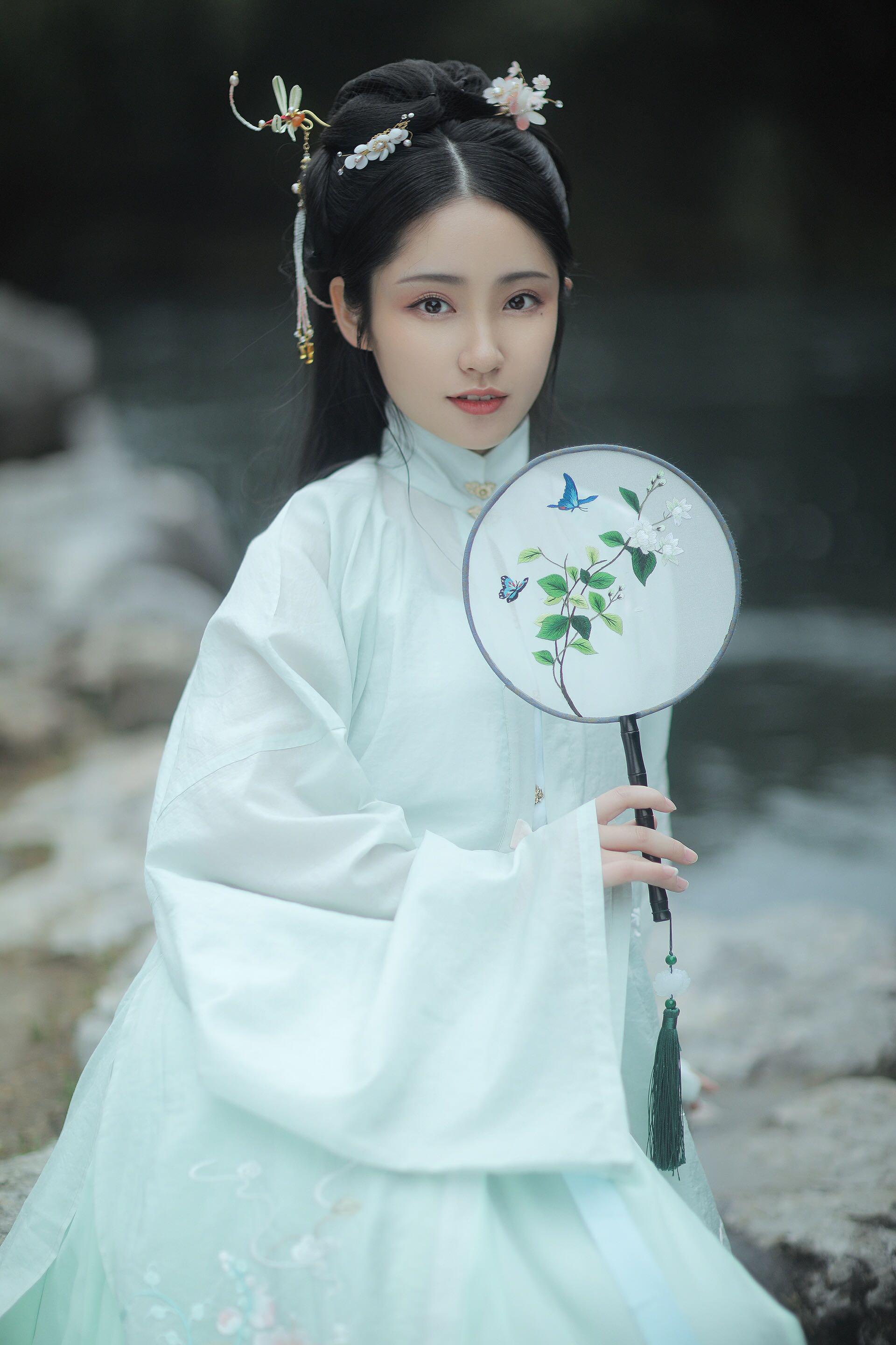 赞美雪的句子简短（关于下雪的诗词欣赏）