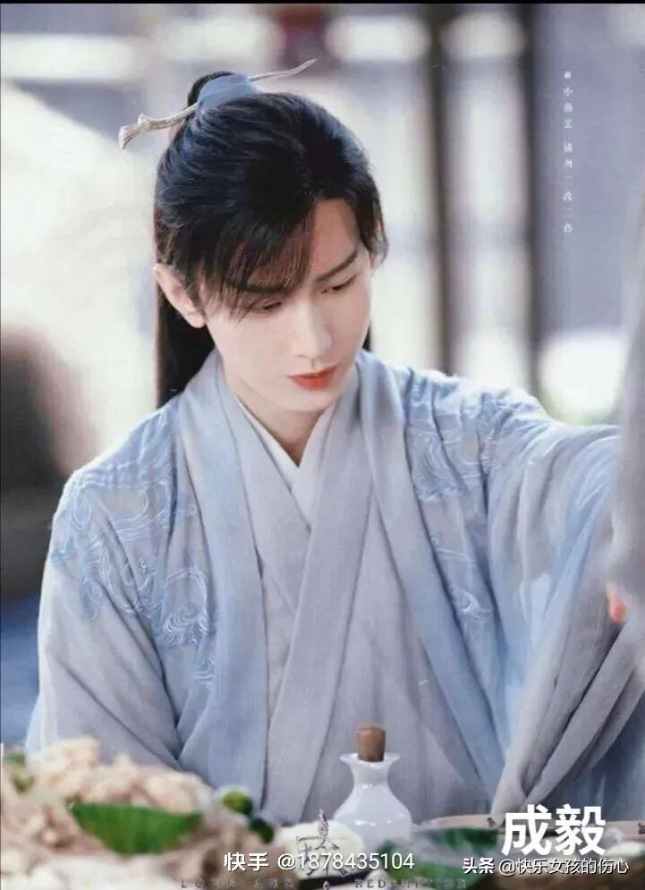形容男人帅气有魅力的句子（男人稳重成熟说说短句）