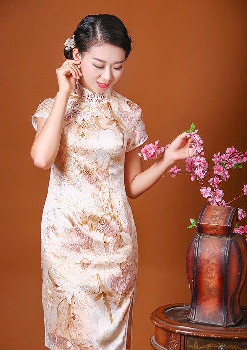 绫罗绸缎的意思是什么（绫罗绸缎解释和意思）