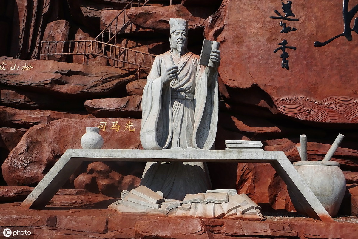 陆游的爱国诗有哪些（陆游爱国情怀的诗）