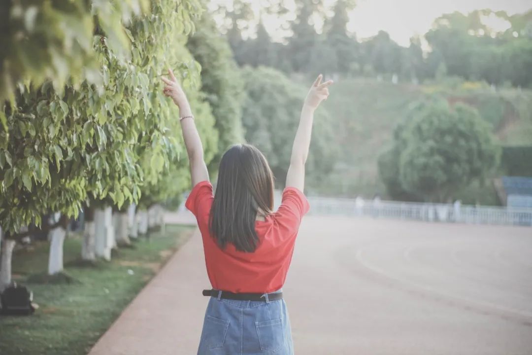关于青春的诗歌（现代诗歌精选青春）