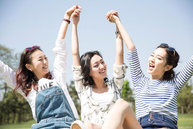 姐妹签名朋友圈（适合姐妹发朋友圈的话）