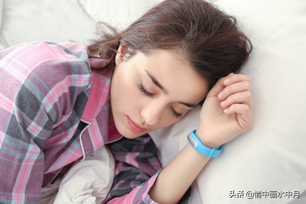 唯美爱情浪漫句子（关于爱情的唯美短句）