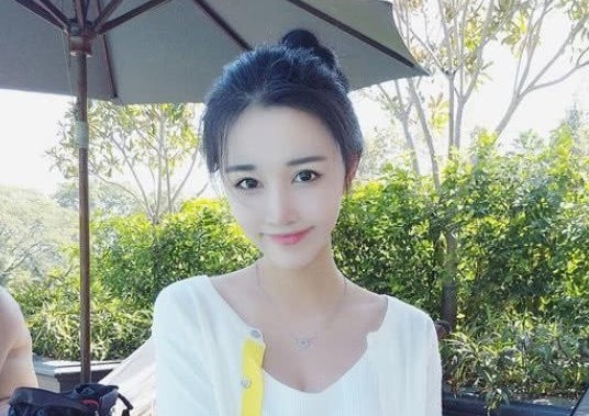赞美女人漂亮的句子（夸女人的话简短精辟）