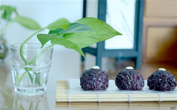 致青春的唯美句子（青春回忆的经典短句）