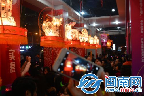 元宵节的短信祝福语（庆祝元宵节的话）