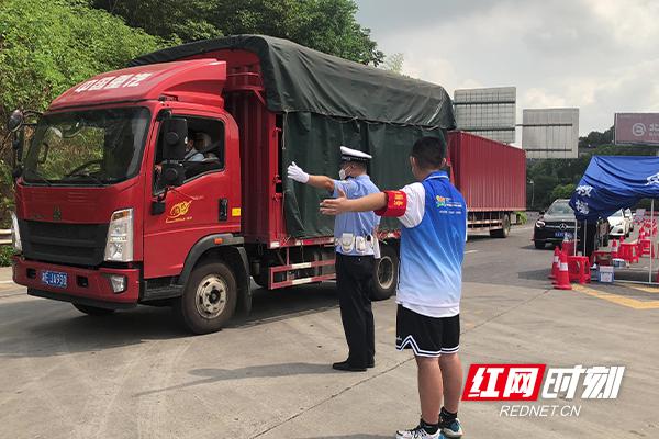 关于疫情的诗歌简短（以抗击疫情为主题的诗歌）