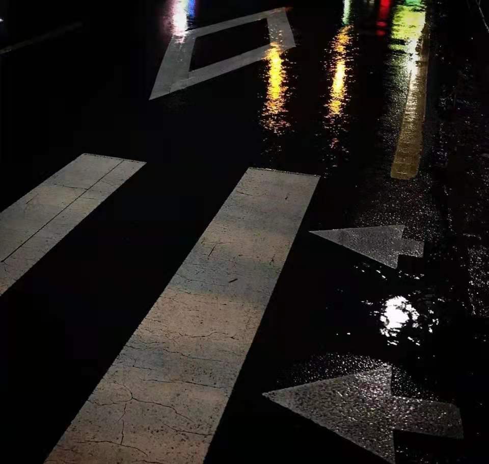 关于孤独的文案（孤独高级伤感文案）