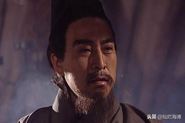 扬威耀武是什么意思（扬威耀武意思及出处）