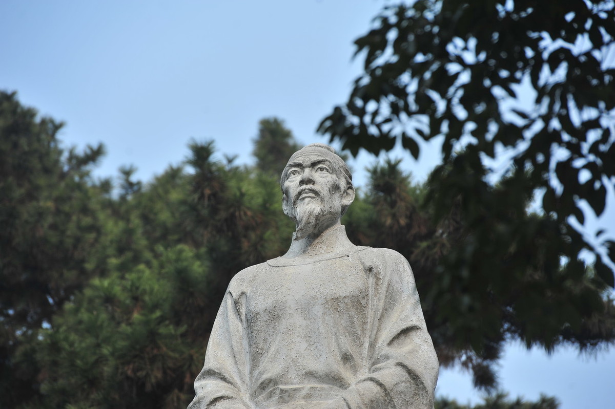 屈原的诗句唯美（屈原的名言名诗）