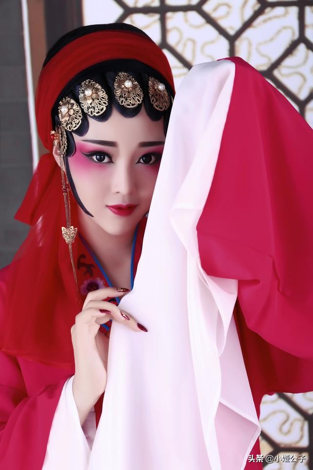 形容美人的古诗词名句（古诗词形容女子美好）