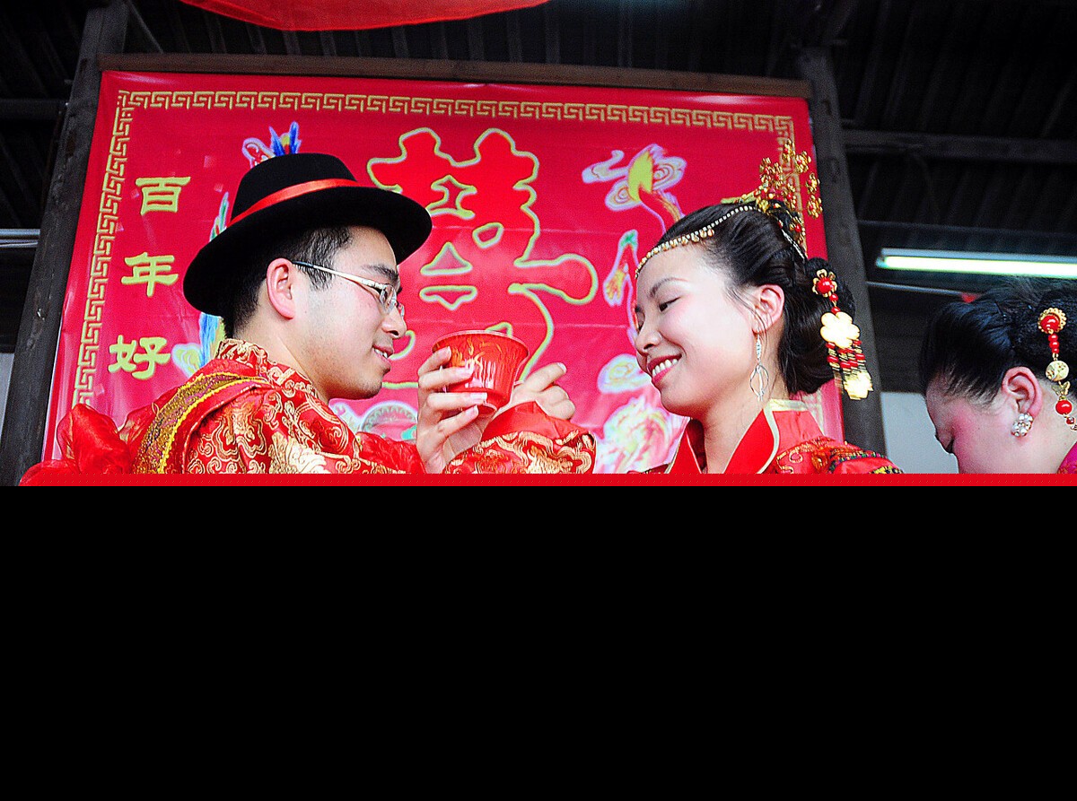 形容夫妻情深的诗句有哪些（夫妻相伴到老唯美语句）
