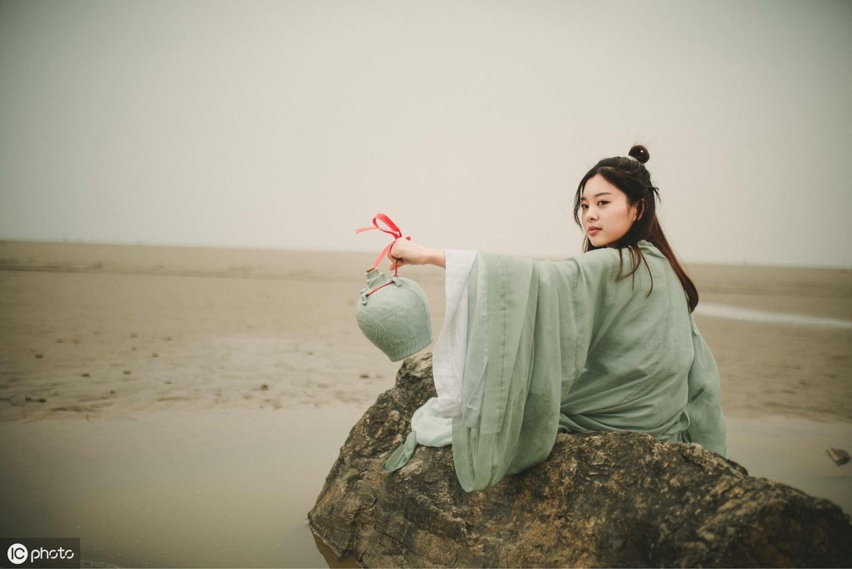 失恋诗句伤感的句子（关于失恋的古诗欣赏）
