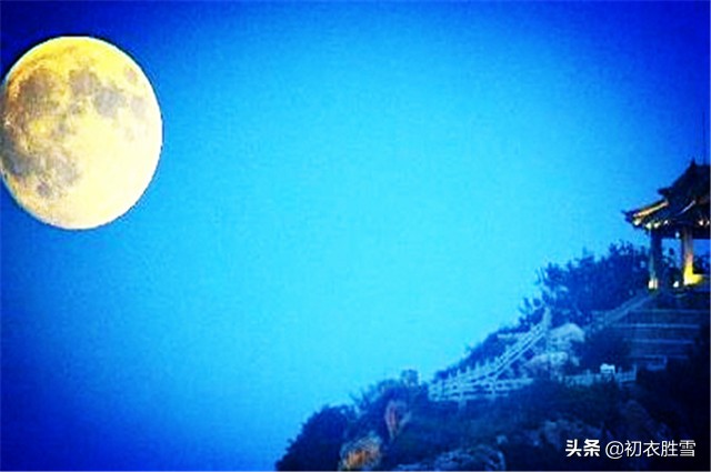 八月十五夜月二首杜甫（杜甫八月十五夜月赏析）