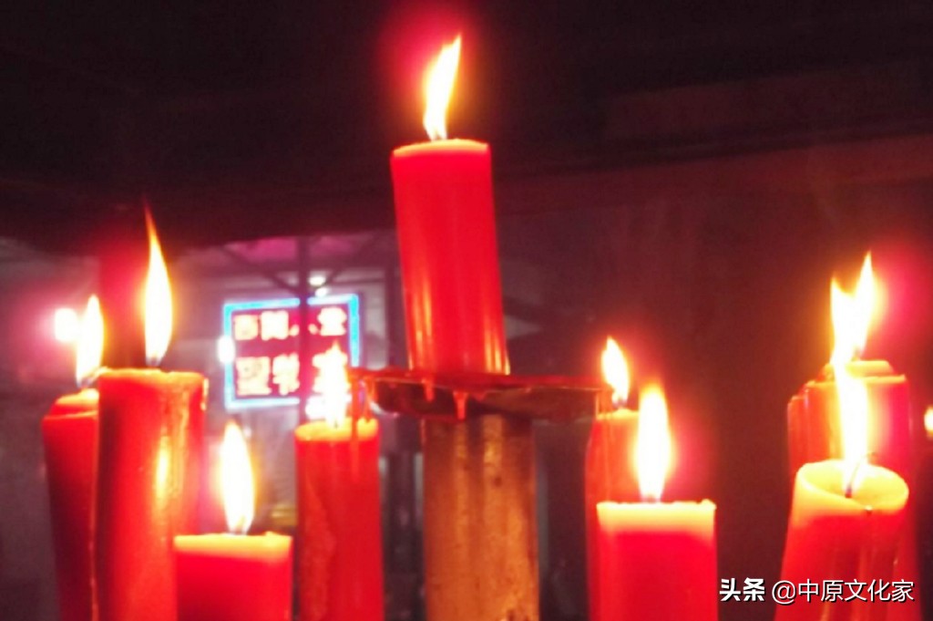 秉烛夜游的意思是什么（秉烛夜游的意思及成语解释）
