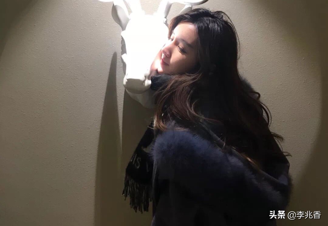 女人最好听的微信名（女微信昵称简单气质）
