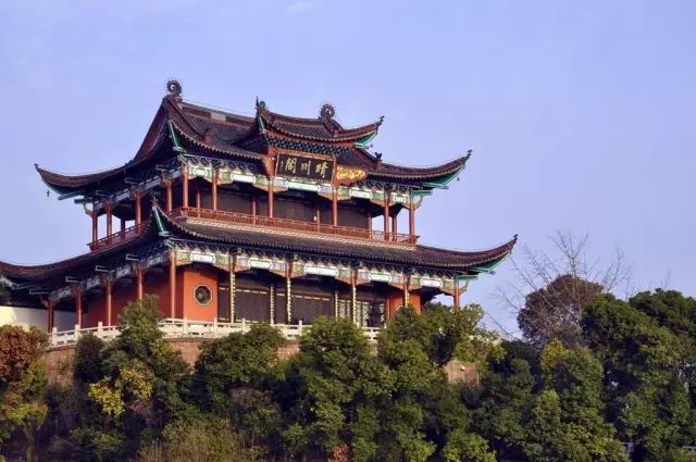 亭台楼阁的意思是什么（亭台楼阁的寓意和象征）