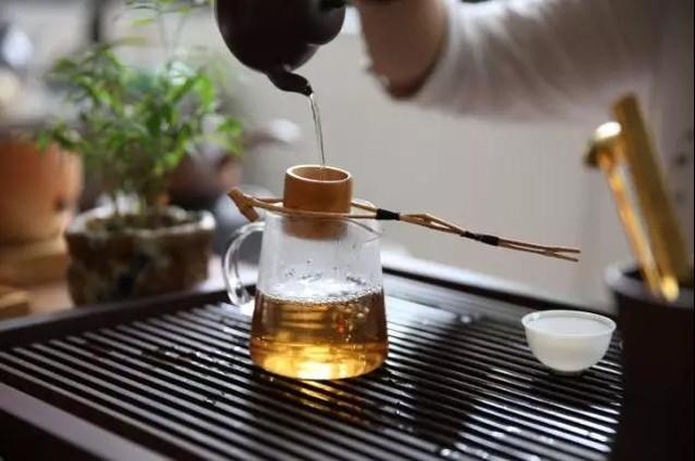 品茶的诗句经典语录（品茶的诗词名句）