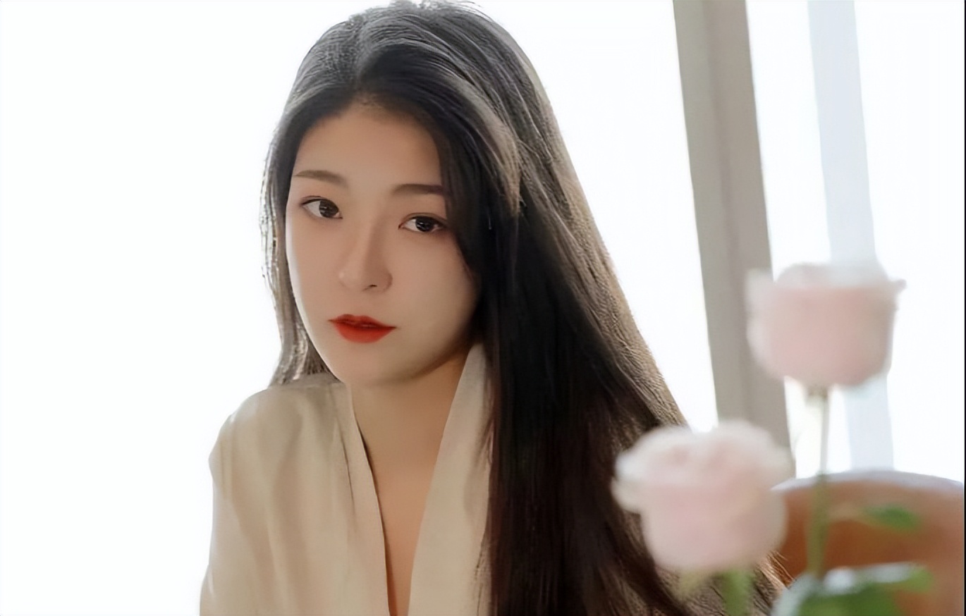 对女生表白的话短句（给女生表白的简单话语）
