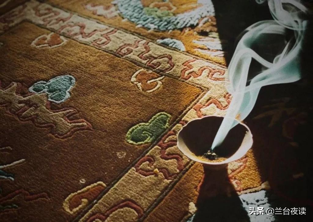 虚与委蛇是什么意思（虚与委蛇意思及出处）