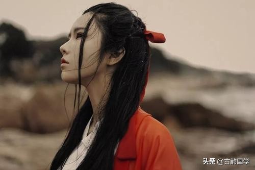 优美诗句摘抄大全（美到窒息的古风句子）