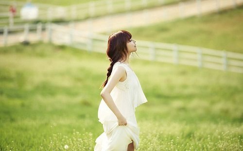 女生伤感个性签名（忧伤的个性签名女生）