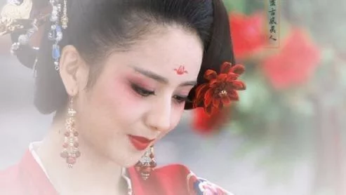 沉香亭北倚阑干全诗（李白清平调三首）