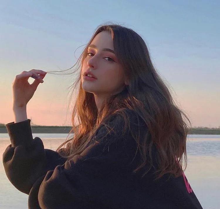 伤感爱情扎心的句子（催泪虐心爱情句子）
