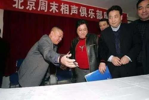 赞美老师的现代诗歌（赞美老师的现代诗歌唯美精选）