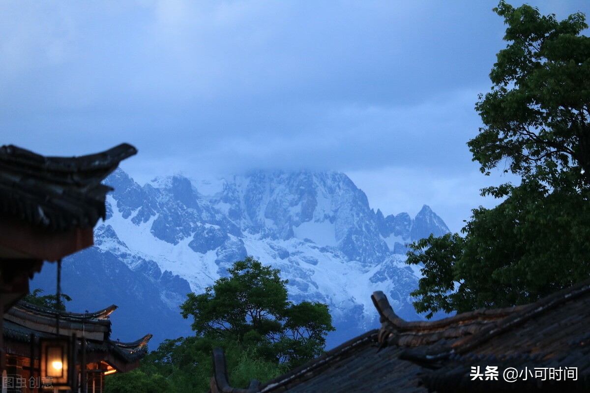 窗含西岭千秋雪的意思（绝句杜甫诗词欣赏）