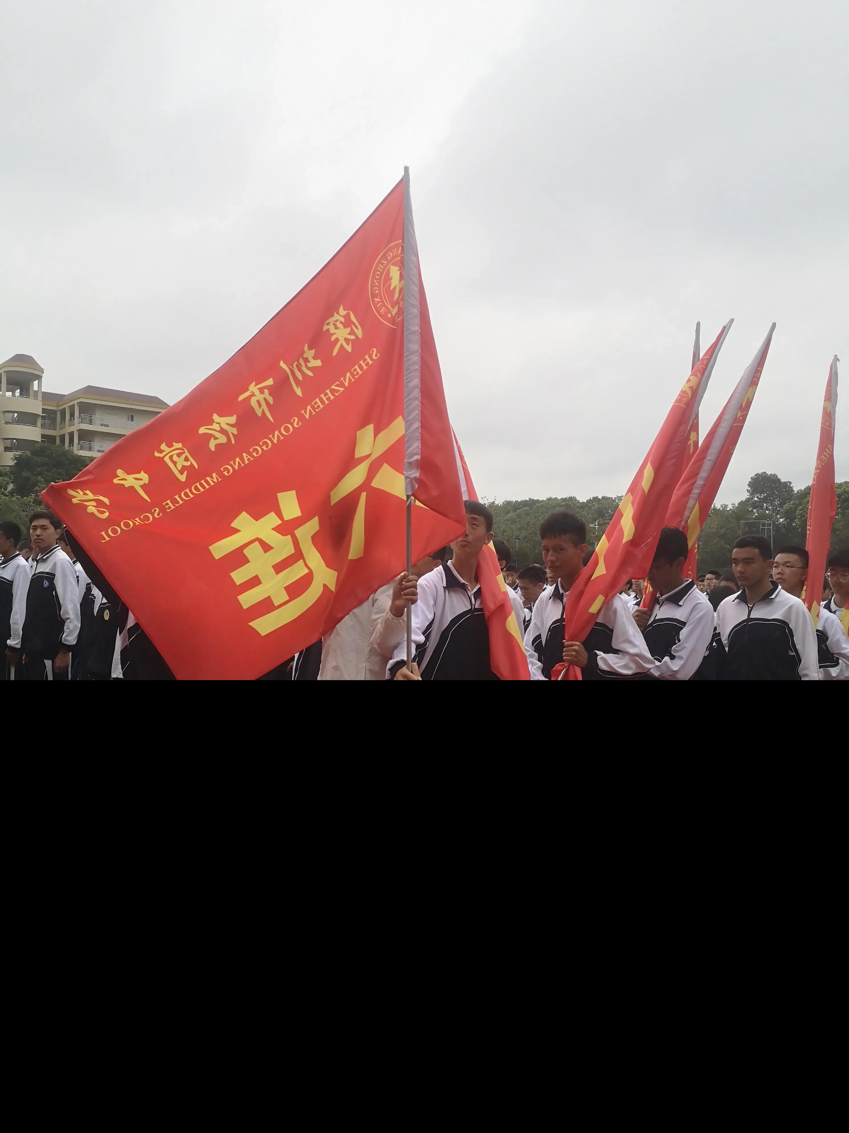 军训诗歌现代诗自创（军训的诗歌现代诗摘抄）