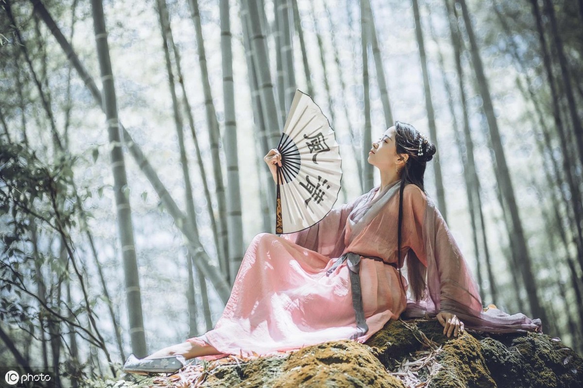 失恋诗句伤感的句子（关于失恋的古诗欣赏）