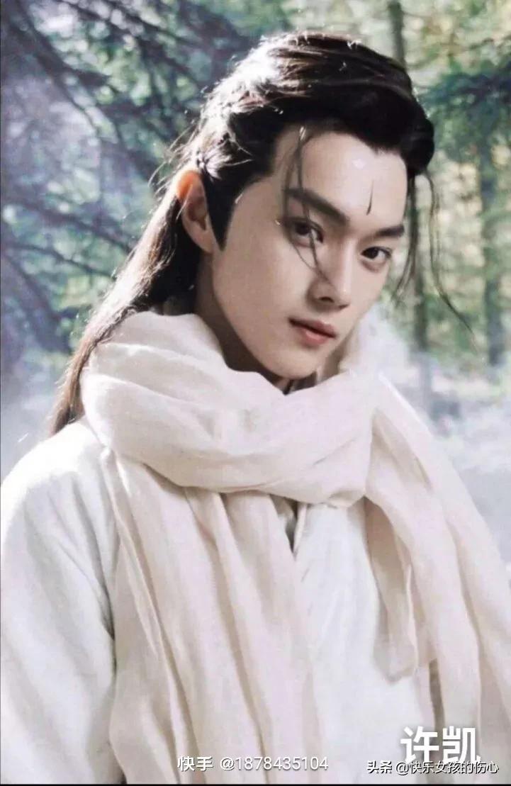 形容男人帅气有魅力的句子（男人稳重成熟说说短句）