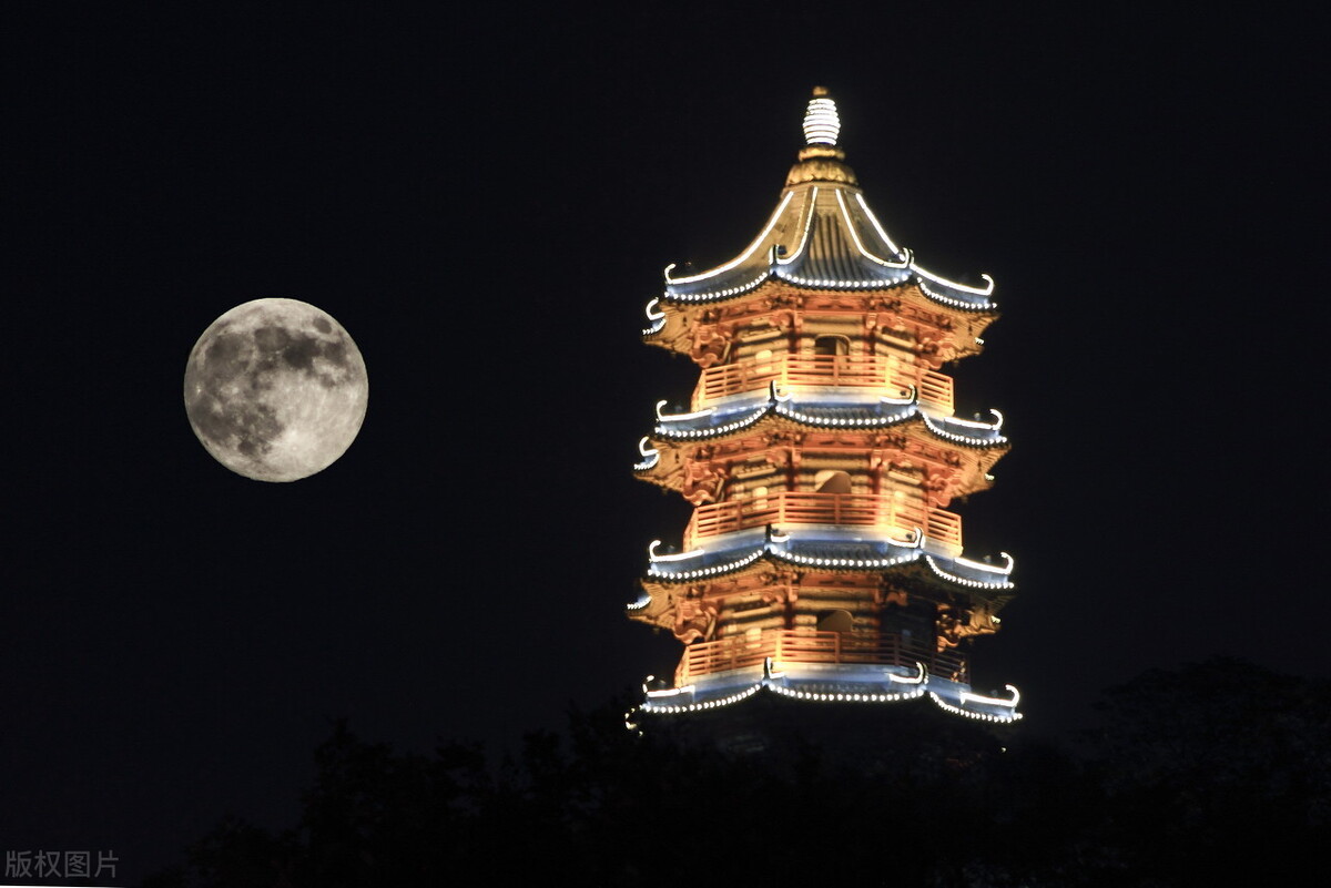 中秋节赏月的古诗（中秋诗句经典古诗祝福语）