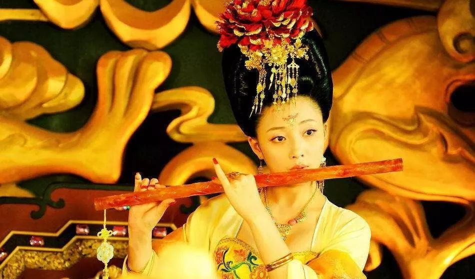 杨贵妃的诗有哪些（关于杨贵妃的千古名句鉴赏）