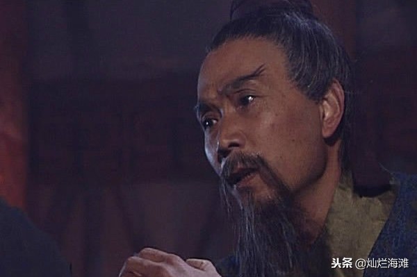 扬威耀武是什么意思（扬威耀武意思及出处）
