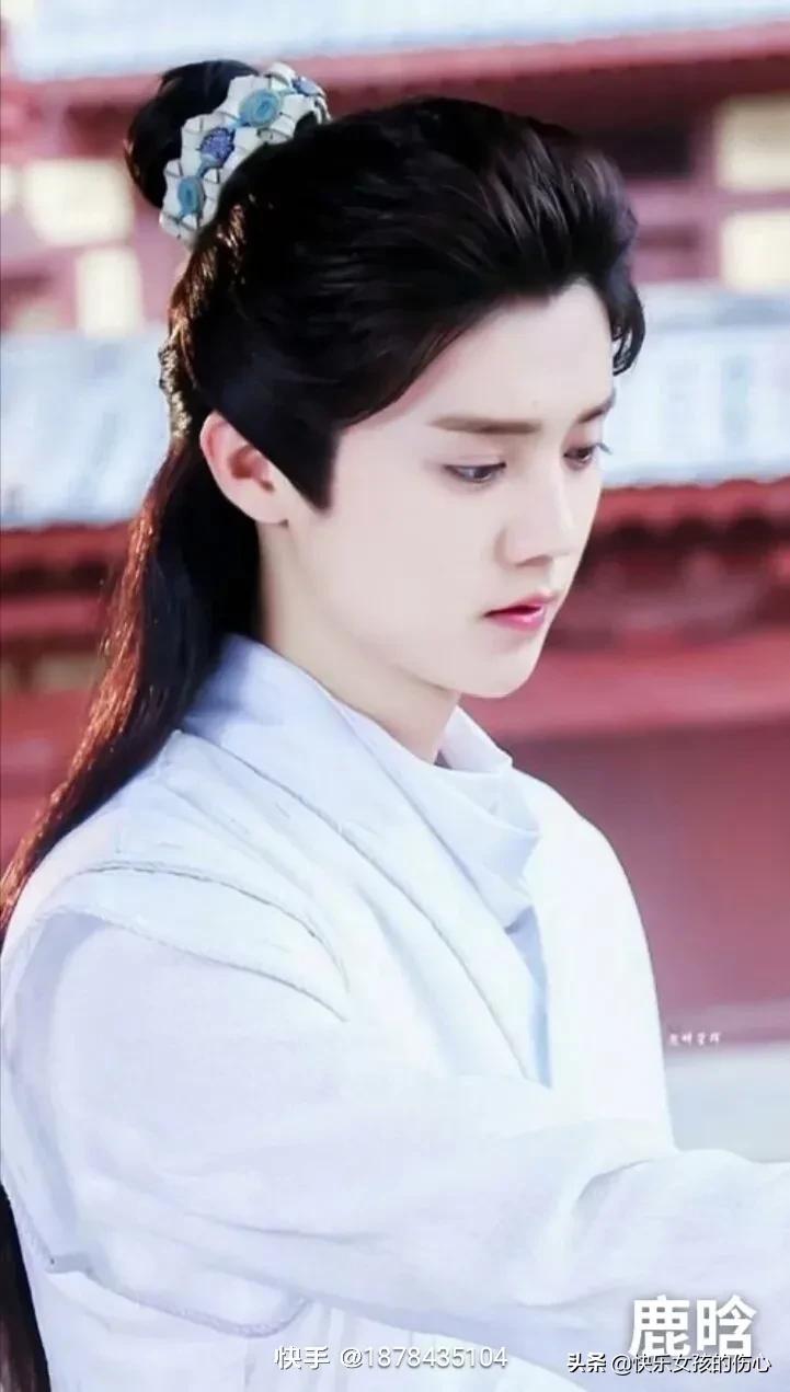 形容男人帅气有魅力的句子（男人稳重成熟说说短句）