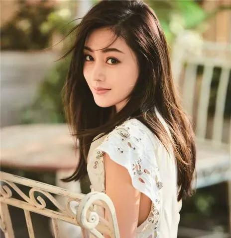 描写笑容的句子唯美（形容笑容治愈的句子 ）