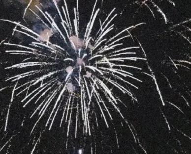 心里难受的个性签名（一个人心伤心难过想哭的签名）