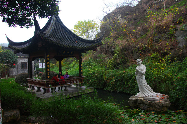 金缕衣杜秋娘古诗全文（金缕衣杜秋娘翻译及赏析）