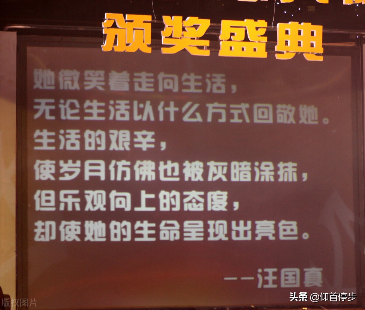现代短诗歌摘抄大全（适合摘抄的现代诗）