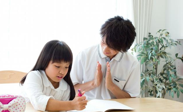 夸小朋友可爱的幽默句子（孩子萌萌哒发圈短句）